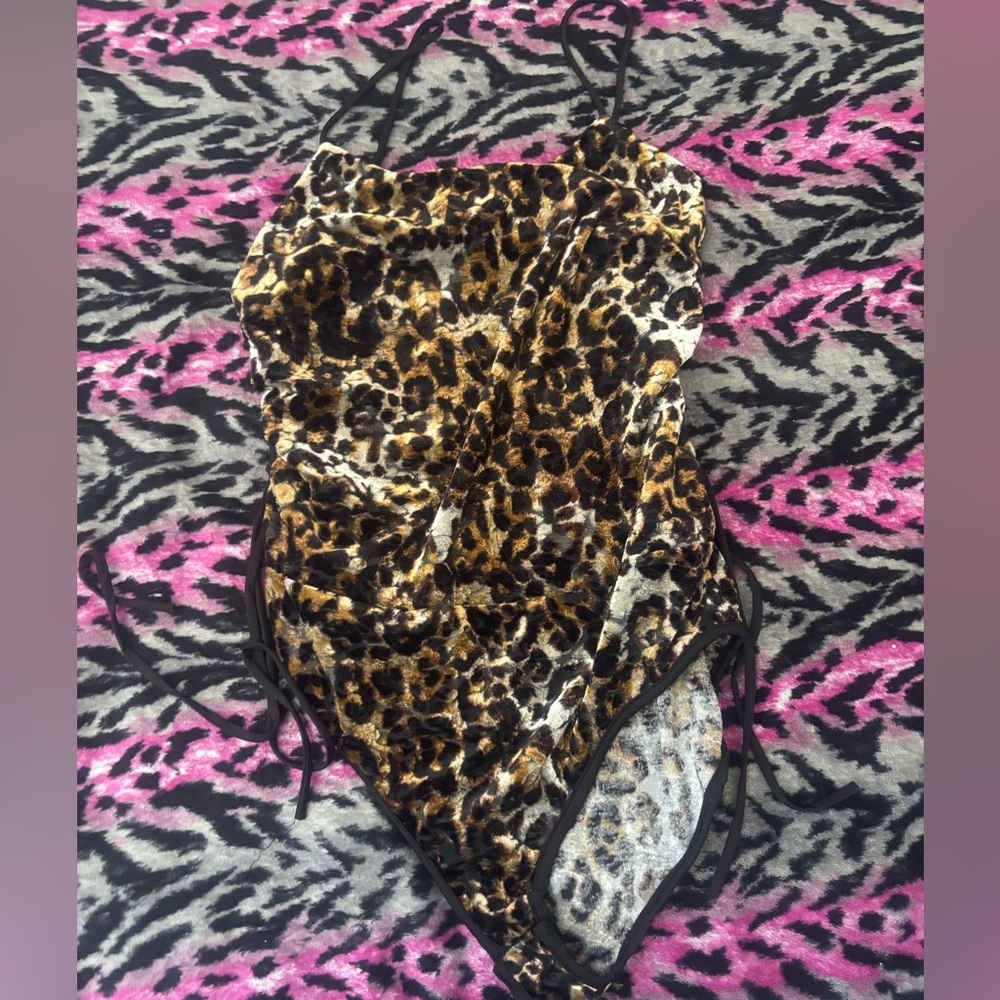 Fashion Nova Leopard Print Bodysuit